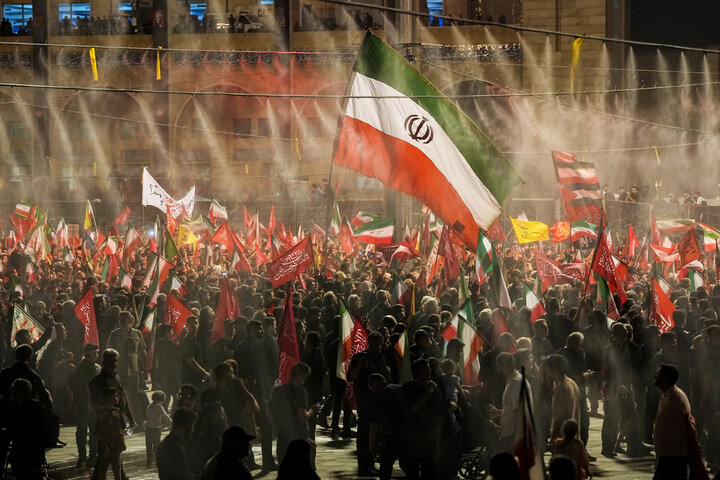 مراسم وداع با پیکر رهبر شهید انقلاب در مصلی تهران