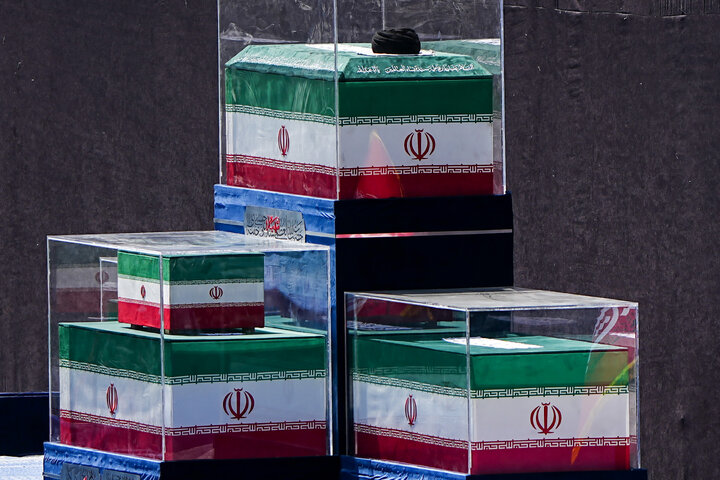 مراسم وداع با پیکر رهبر شهید انقلاب در مصلی تهران