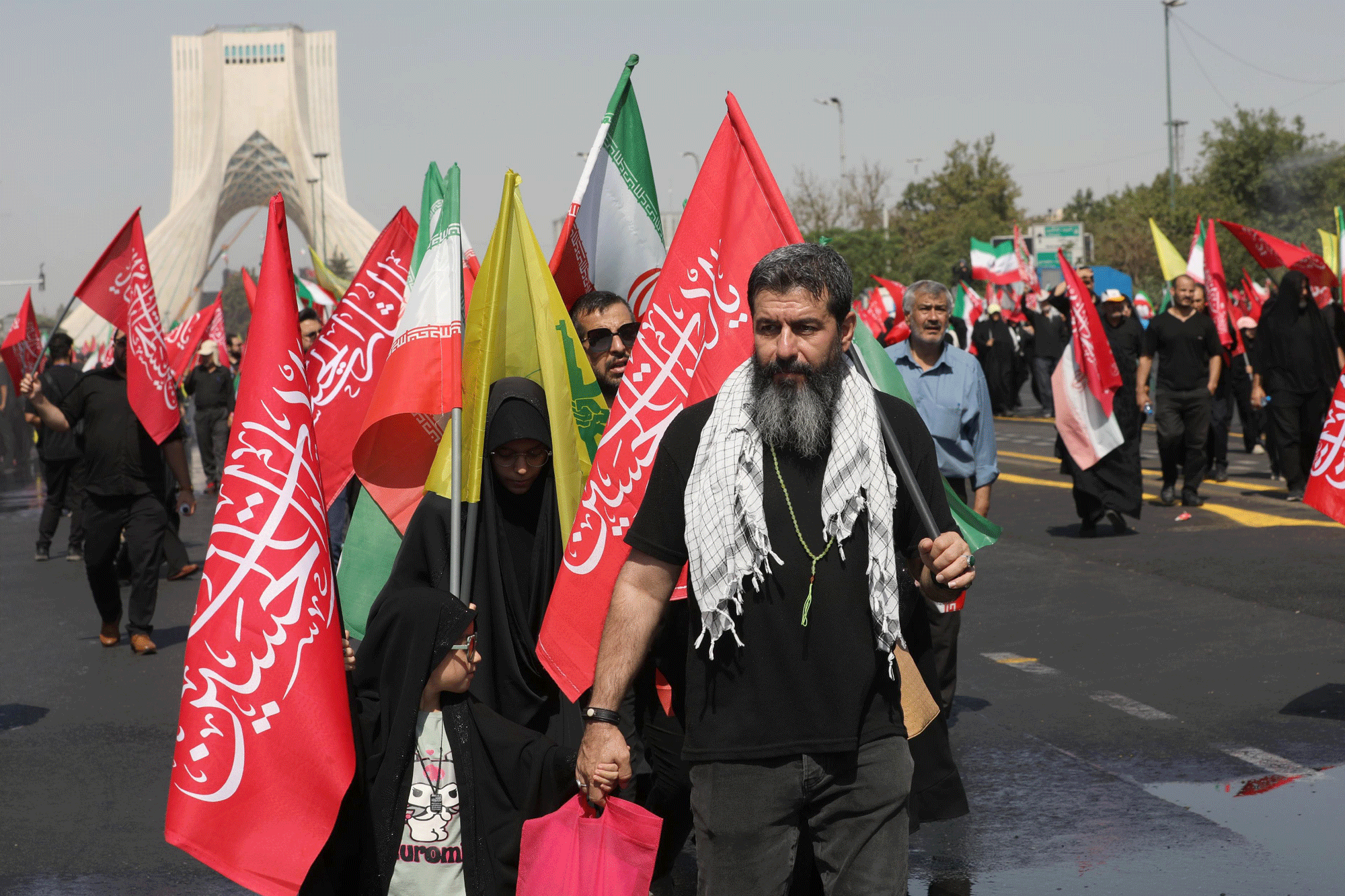 پرچم‌های «یا لثارات الحسین(ع)» پیام اقتدار ایران را به جهان مخابره کرد