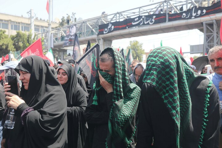 تشییع پیکر مطهر رهبر شهید انقلاب با حضور اقشار مختلف تهران