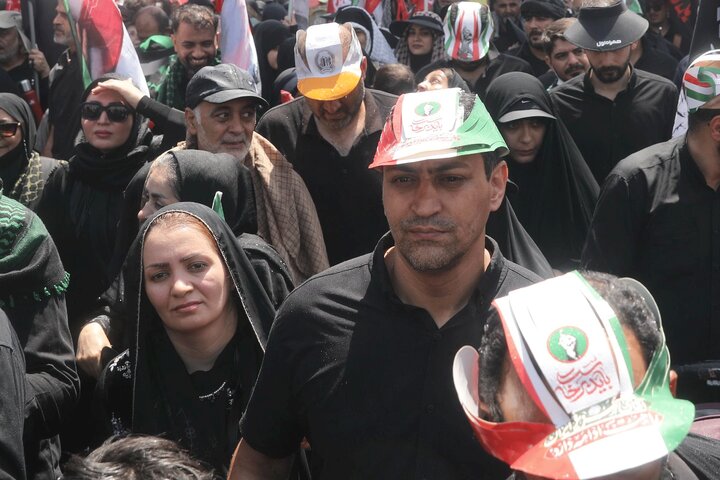 تشییع پیکر مطهر رهبر شهید انقلاب با حضور اقشار مختلف تهران