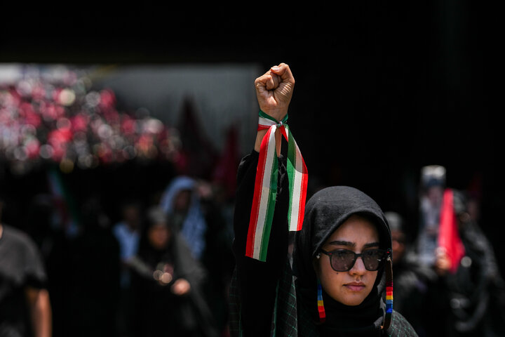 مراسم تشییع پیکر رهبر شهید انقلاب و خانواده ایشان در تهران