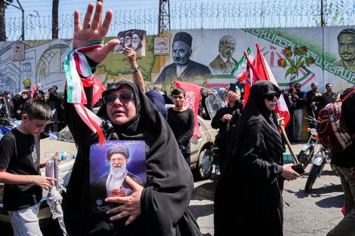 مراسم تشییع پیکر رهبر شهید انقلاب و خانواده ایشان در تهران