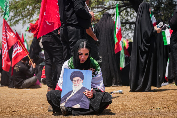 مراسم تشییع پیکر رهبر شهید انقلاب و خانواده ایشان در تهران