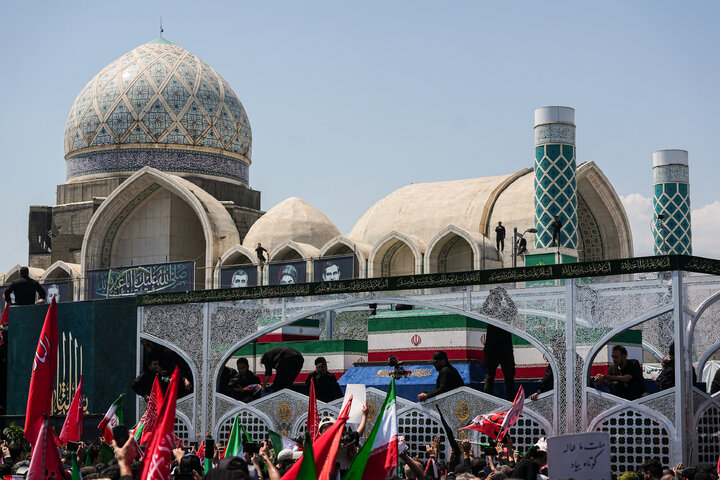 مراسم تشییع پیکر رهبر شهید انقلاب و خانواده ایشان در تهران