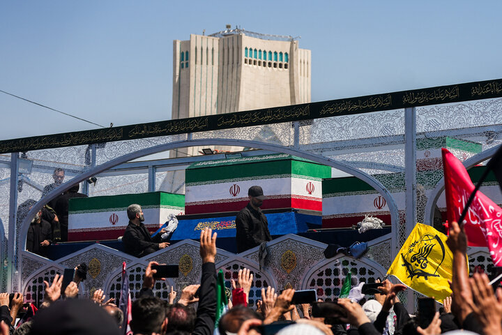 مراسم تشییع پیکر رهبر شهید انقلاب و خانواده ایشان در تهران