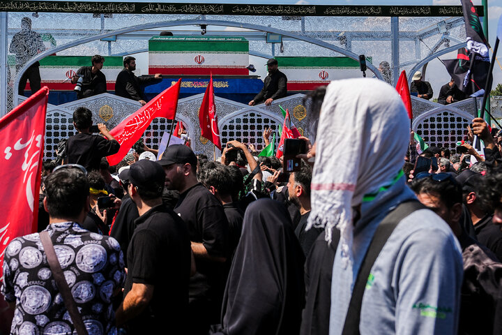 مراسم تشییع پیکر رهبر شهید انقلاب و خانواده ایشان در تهران