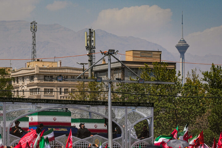 مراسم تشییع پیکر رهبر شهید انقلاب و خانواده ایشان در تهران