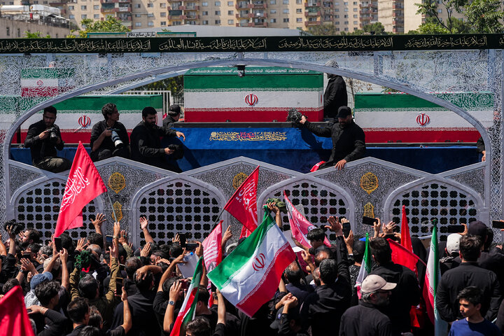 مراسم تشییع پیکر رهبر شهید انقلاب و خانواده ایشان در تهران