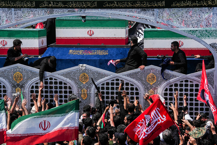 مراسم تشییع پیکر رهبر شهید انقلاب و خانواده ایشان در تهران