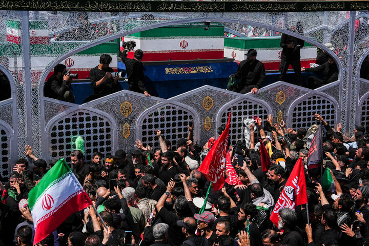 مراسم تشییع پیکر رهبر شهید انقلاب و خانواده ایشان در تهران