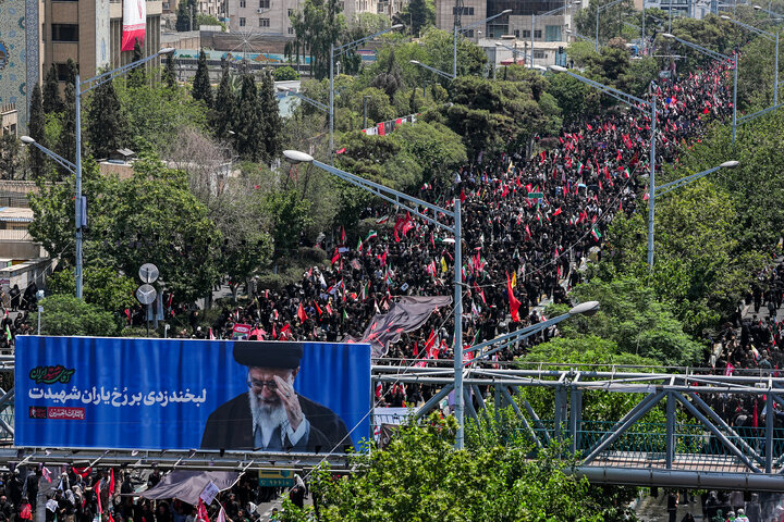 مراسم تشییع پیکر رهبر شهید انقلاب و خانواده ایشان در تهران