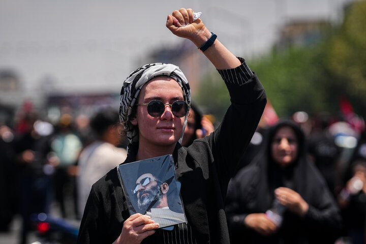 مراسم تشییع پیکر رهبر شهید انقلاب و خانواده ایشان در تهران