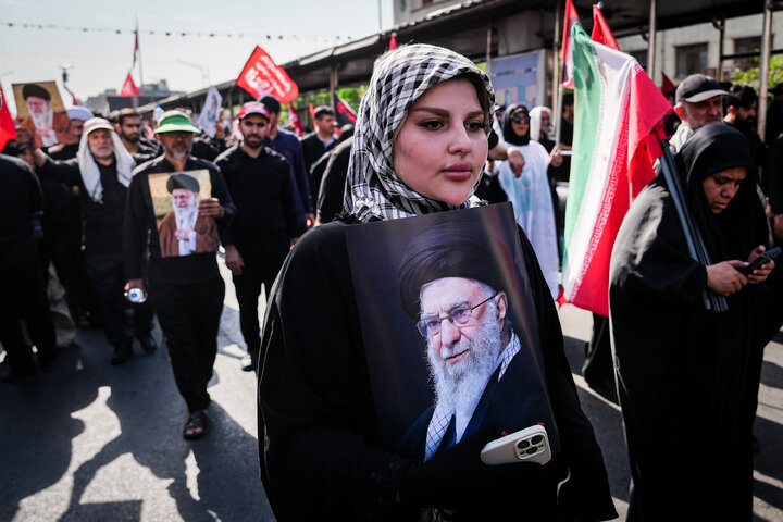 مراسم تشییع پیکر رهبر شهید انقلاب و خانواده ایشان در تهران