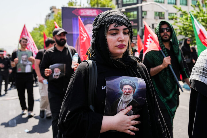 مراسم تشییع پیکر رهبر شهید انقلاب و خانواده ایشان در تهران