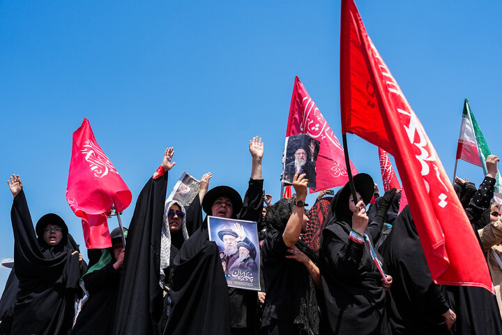 مراسم تشییع پیکر رهبر شهید انقلاب و خانواده ایشان در تهران