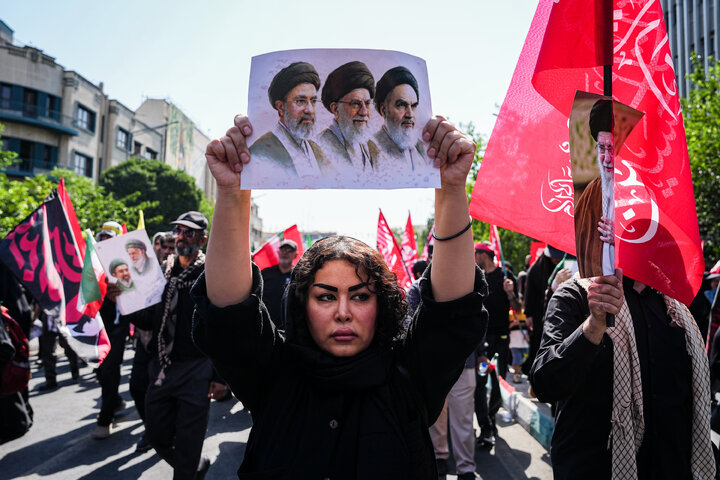 مراسم تشییع پیکر رهبر شهید انقلاب و خانواده ایشان در تهران