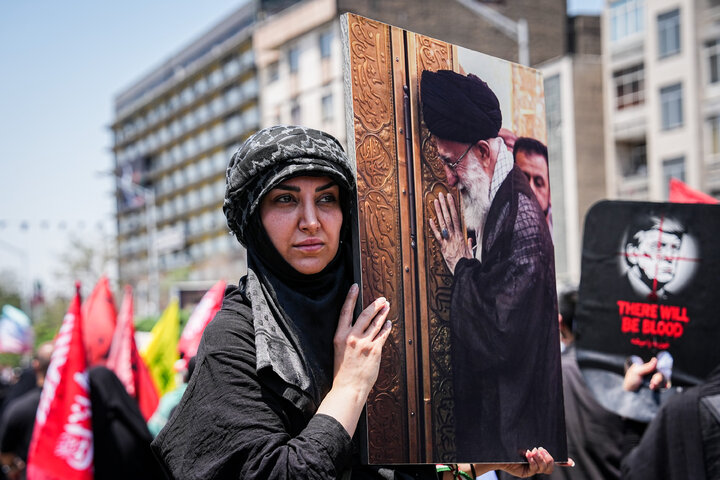 مراسم تشییع پیکر رهبر شهید انقلاب و خانواده ایشان در تهران