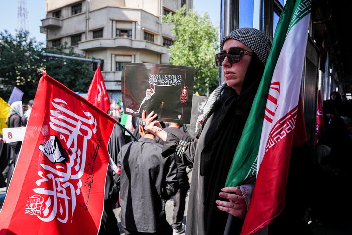 مراسم تشییع پیکر رهبر شهید انقلاب و خانواده ایشان در تهران