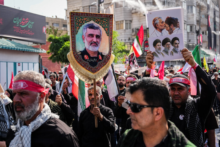 مراسم تشییع پیکر رهبر شهید انقلاب و خانواده ایشان در تهران