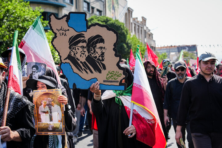 مراسم تشییع پیکر رهبر شهید انقلاب و خانواده ایشان در تهران