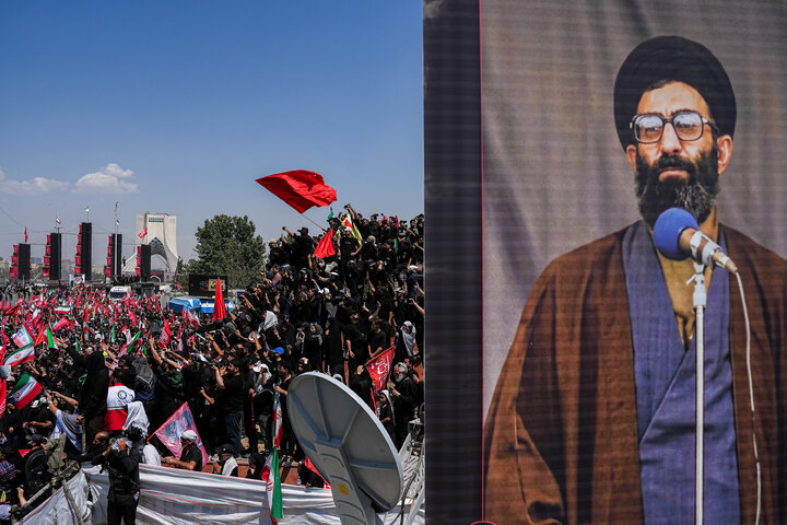 مراسم تشییع پیکر رهبر شهید انقلاب و خانواده ایشان در تهران