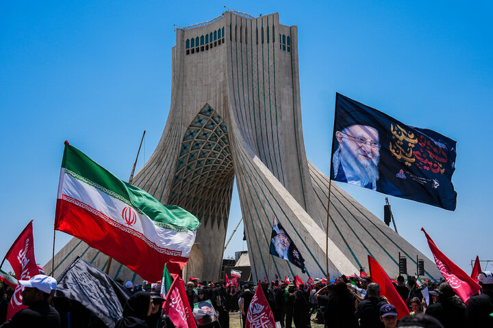 مراسم تشییع پیکر رهبر شهید انقلاب و خانواده ایشان در تهران