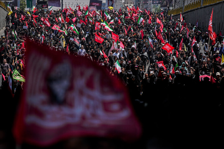 مراسم تشییع پیکر رهبر شهید انقلاب و خانواده ایشان در تهران
