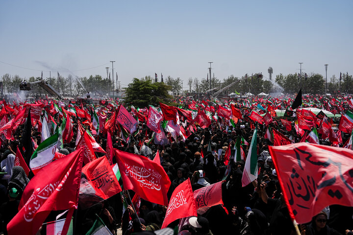 مراسم تشییع پیکر رهبر شهید انقلاب و خانواده ایشان در تهران