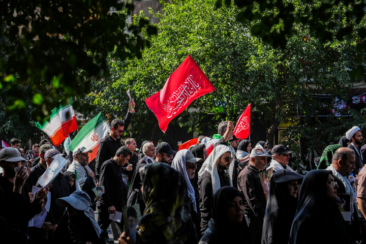 مراسم تشییع پیکر رهبر شهید انقلاب و خانواده ایشان در تهران