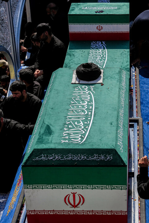 مراسم تشییع پیکر رهبر شهید انقلاب و خانواده ایشان در تهران