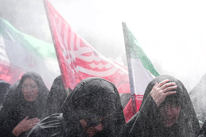 مراسم تشییع پیکر رهبر شهید انقلاب و خانواده ایشان در تهران
