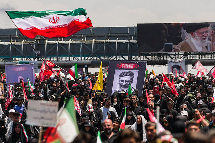 مراسم تشییع پیکر رهبر شهید انقلاب و خانواده ایشان در تهران