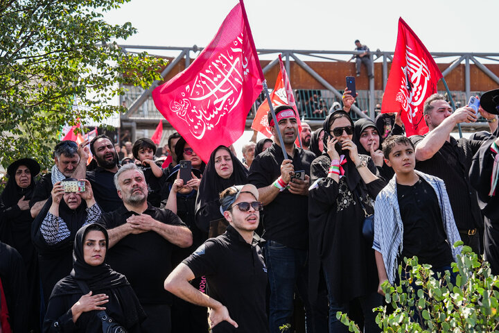 مراسم تشییع پیکر رهبر شهید انقلاب و خانواده ایشان در تهران
