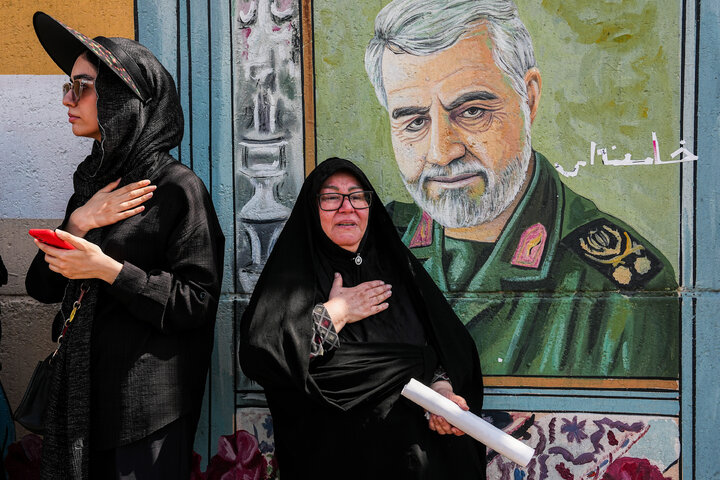 مراسم تشییع پیکر رهبر شهید انقلاب و خانواده ایشان در تهران