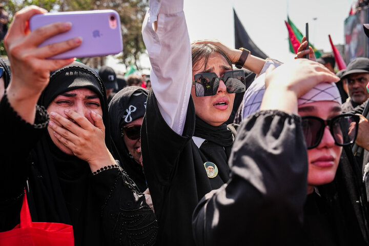 مراسم تشییع پیکر رهبر شهید انقلاب و خانواده ایشان در تهران