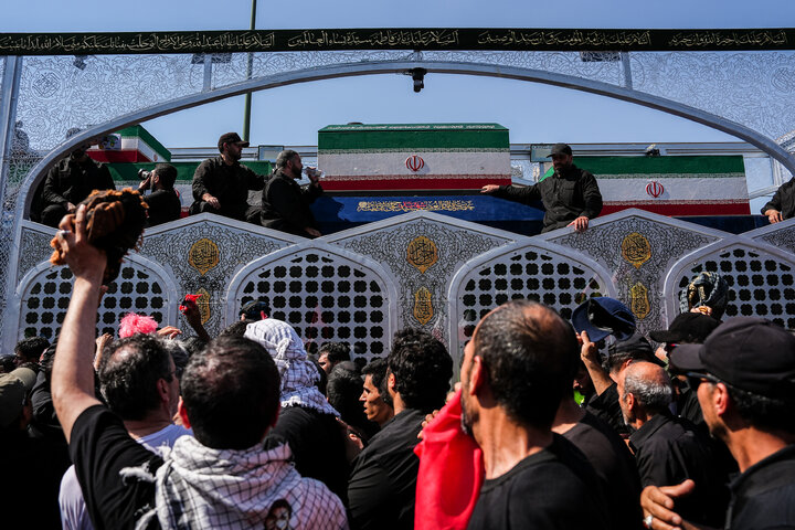 مراسم تشییع پیکر رهبر شهید انقلاب و خانواده ایشان در تهران
