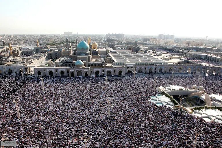 نماز بر پیکر آقای شهید ایران در صحن پیامبر اعظم(ص) حرم امام رضا (ع) اقامه میشود