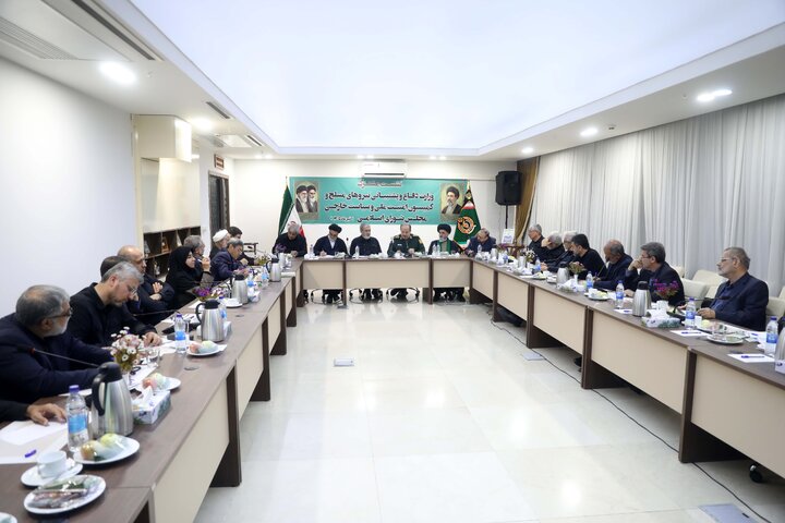 نشست مشترک کمیسیون امنیت ملی با سرپرست وزارت دفاع