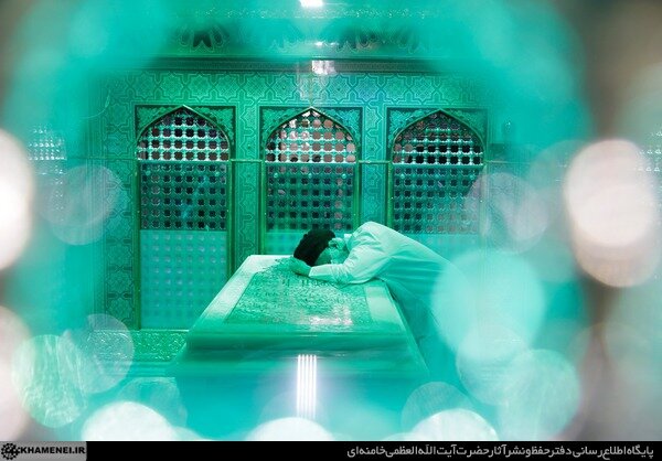 پیکر مطهر رهبر شهید انقلاب برای همیشه در حریم امن حضرت ثامن‌الحجج آرام گرفت