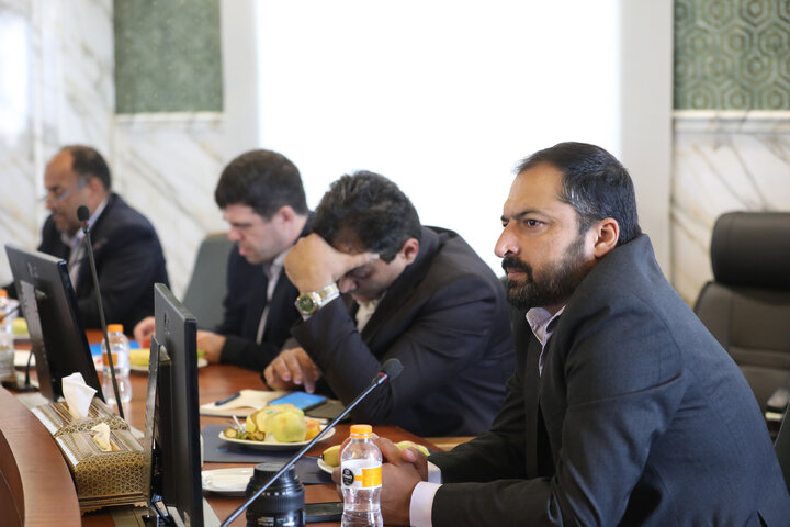 نشست کمیسیون اقتصادی مجلس با حضور رئیس بیمه مرکزی