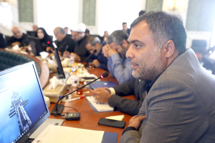 نشست کمیسیون اقتصادی مجلس با حضور رئیس بیمه مرکزی