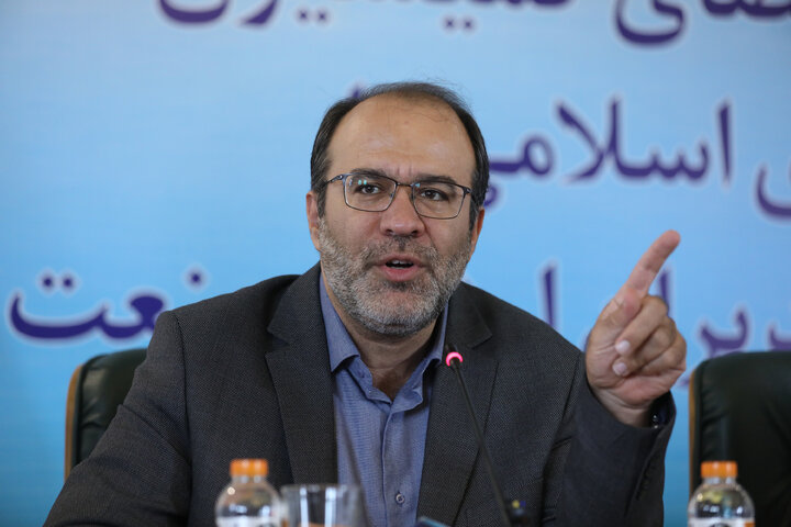 نشست کمیسیون اقتصادی مجلس با حضور رئیس بیمه مرکزی