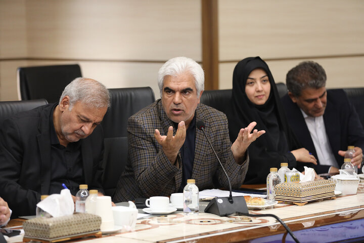 نشست کمیسیون صنایع و معادن مجلس با حضور وزیر صمت