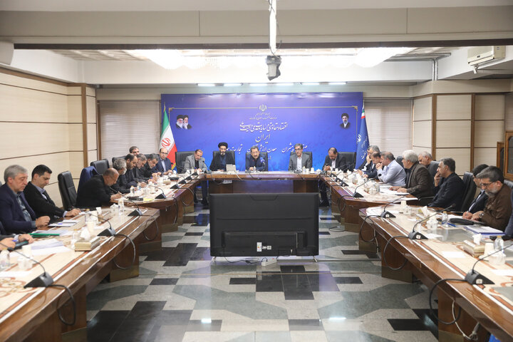 نشست کمیسیون صنایع و معادن مجلس با حضور وزیر صمت