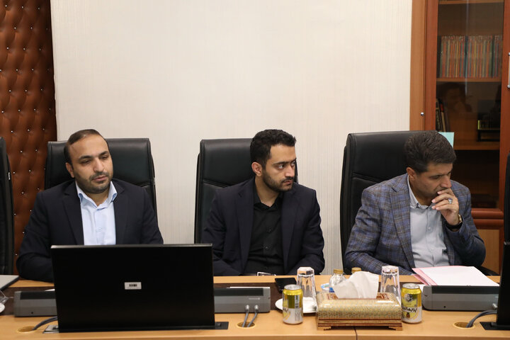 نشست مشترک کمیسیون اقتصادی مجلس با وزیر امور اقتصادی