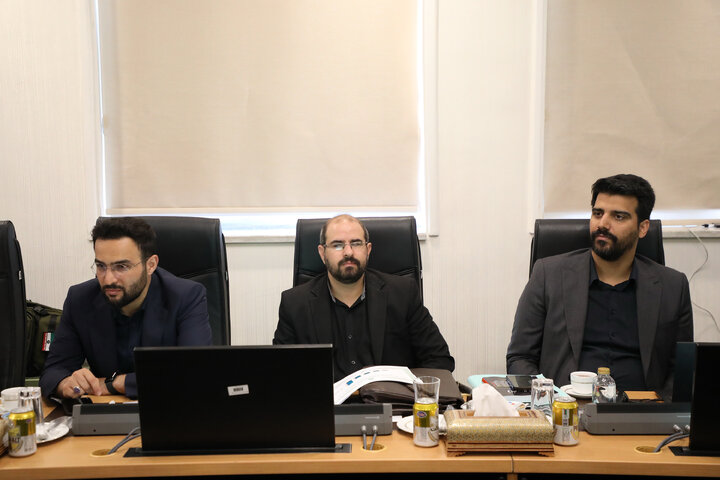 نشست مشترک کمیسیون اقتصادی مجلس با وزیر امور اقتصادی