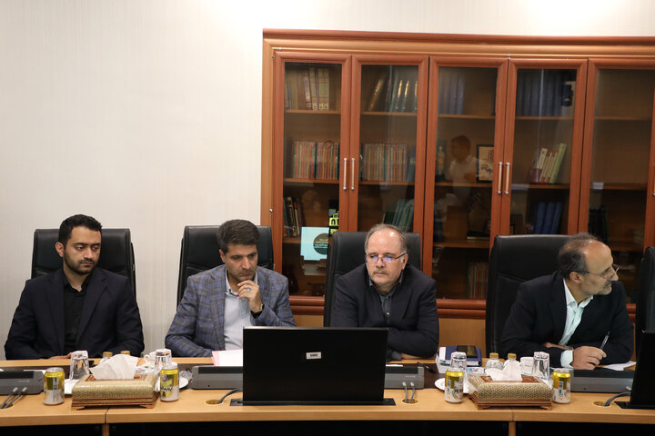 نشست مشترک کمیسیون اقتصادی مجلس با وزیر امور اقتصادی