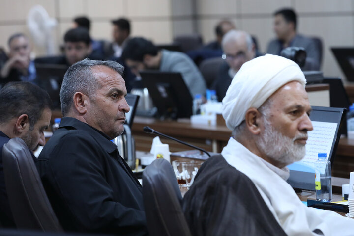 نشست مشترک اعضای کمیسیون شوراها با وزیر نیرو
