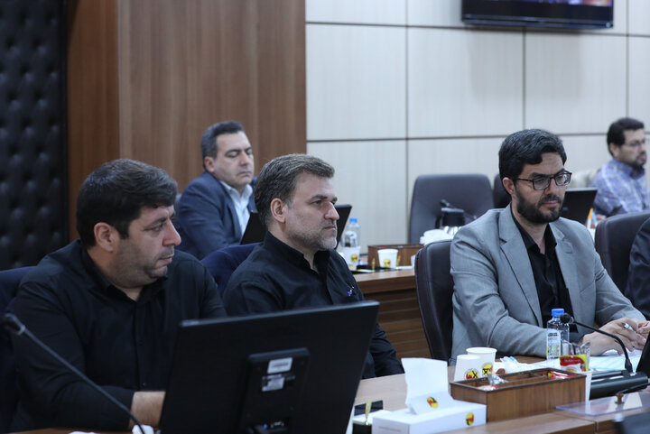 نشست مشترک اعضای کمیسیون شوراها با وزیر نیرو